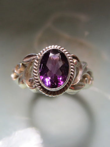 Stunning Handcarved Sterling Ring with Faceted Amethyst from Nepal